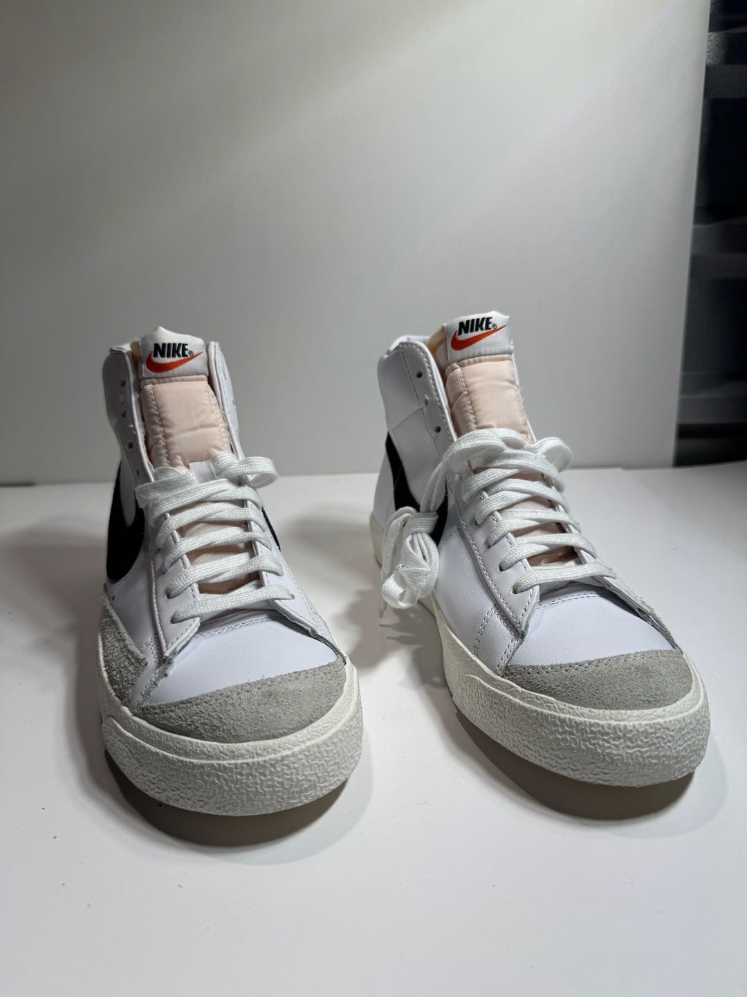 Nike Blazer Mid '77 Vintage White Black BQ6806-100 womens Size 10 2