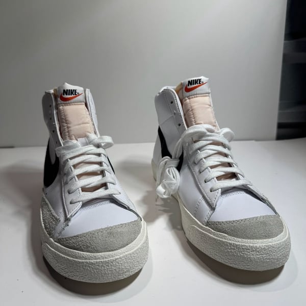 Nike Blazer Mid '77 Vintage White Black BQ6806-100 womens Size 10