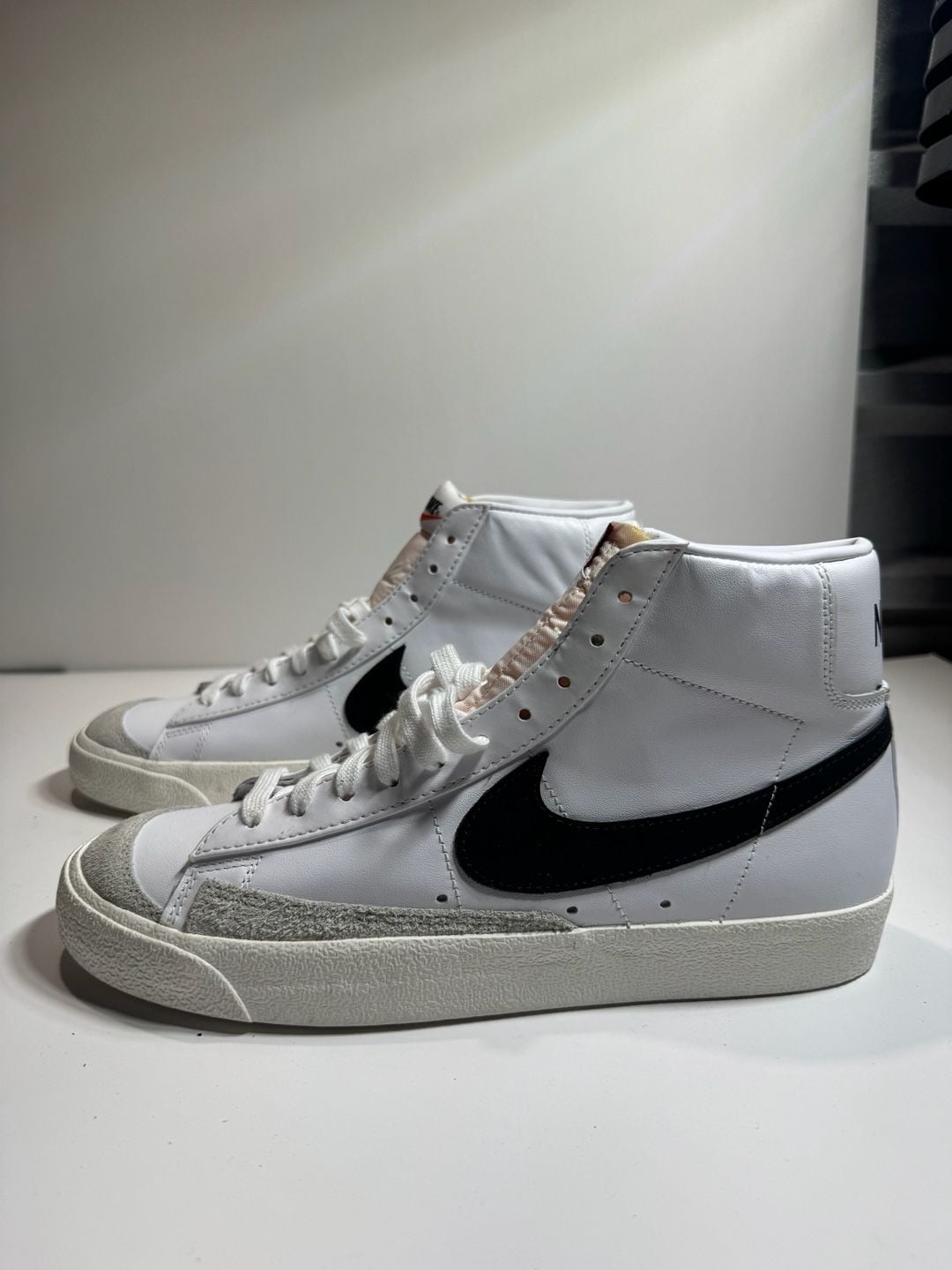 Nike Blazer Mid '77 Vintage White Black BQ6806-100 womens Size 10 3