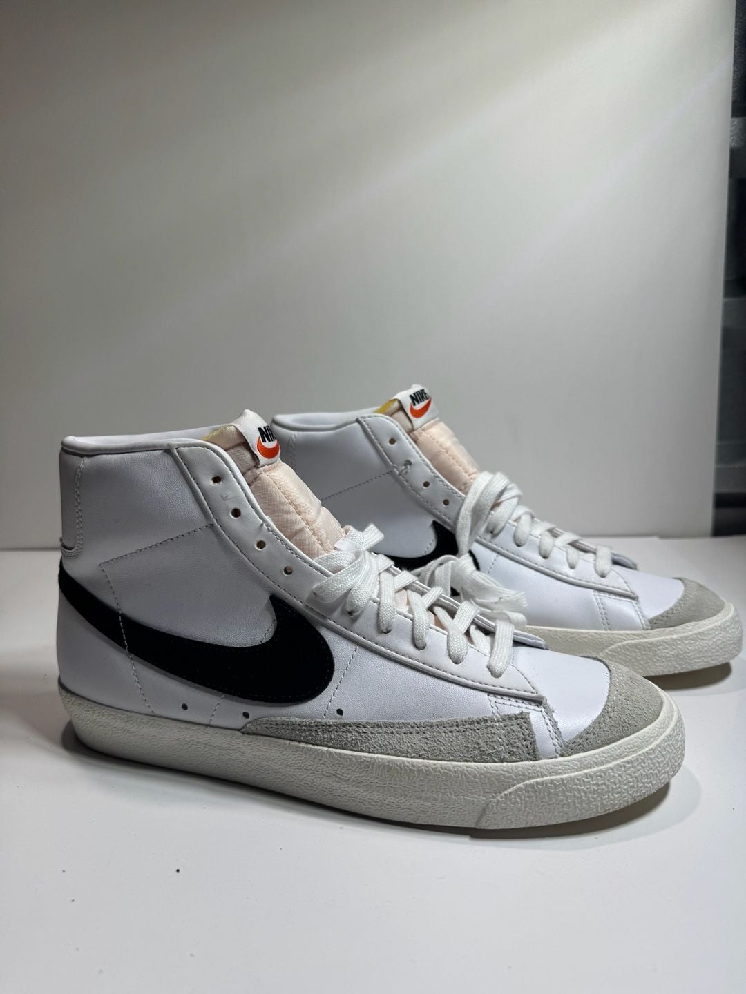 Nike Blazer Mid '77 Vintage White Black CZ1055-100
Size 7 3