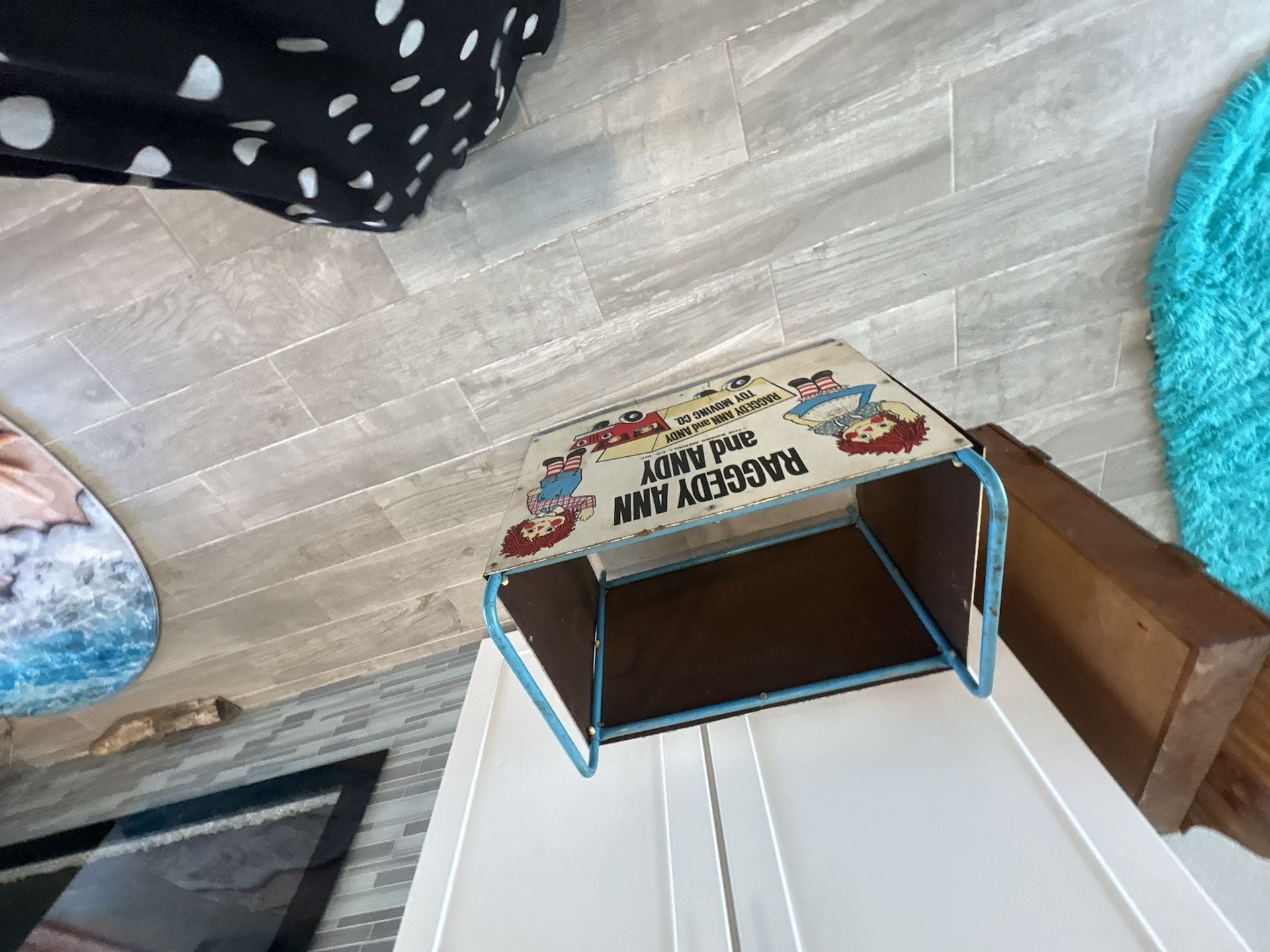 Vintage Raggedy Ann and Andy Toy Moving Co. Cart Box Chest 1