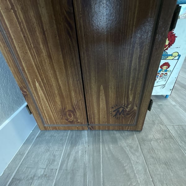 Marlboro Wooden Dartboard Cabinet Set (local)