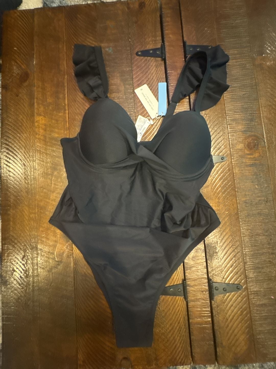 Cupshe Black Twist Front Ruffle Strap One-Piece Swimsuit Size 0X NWT 2