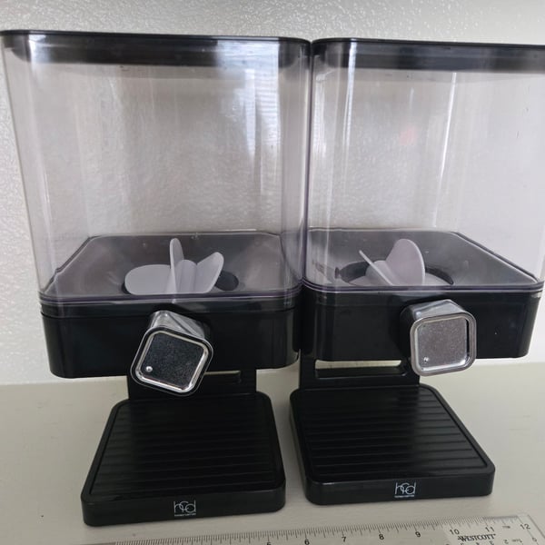 United Entertainment Cereal Dispenser, Double Dispenser for Muesli, Cornflakes