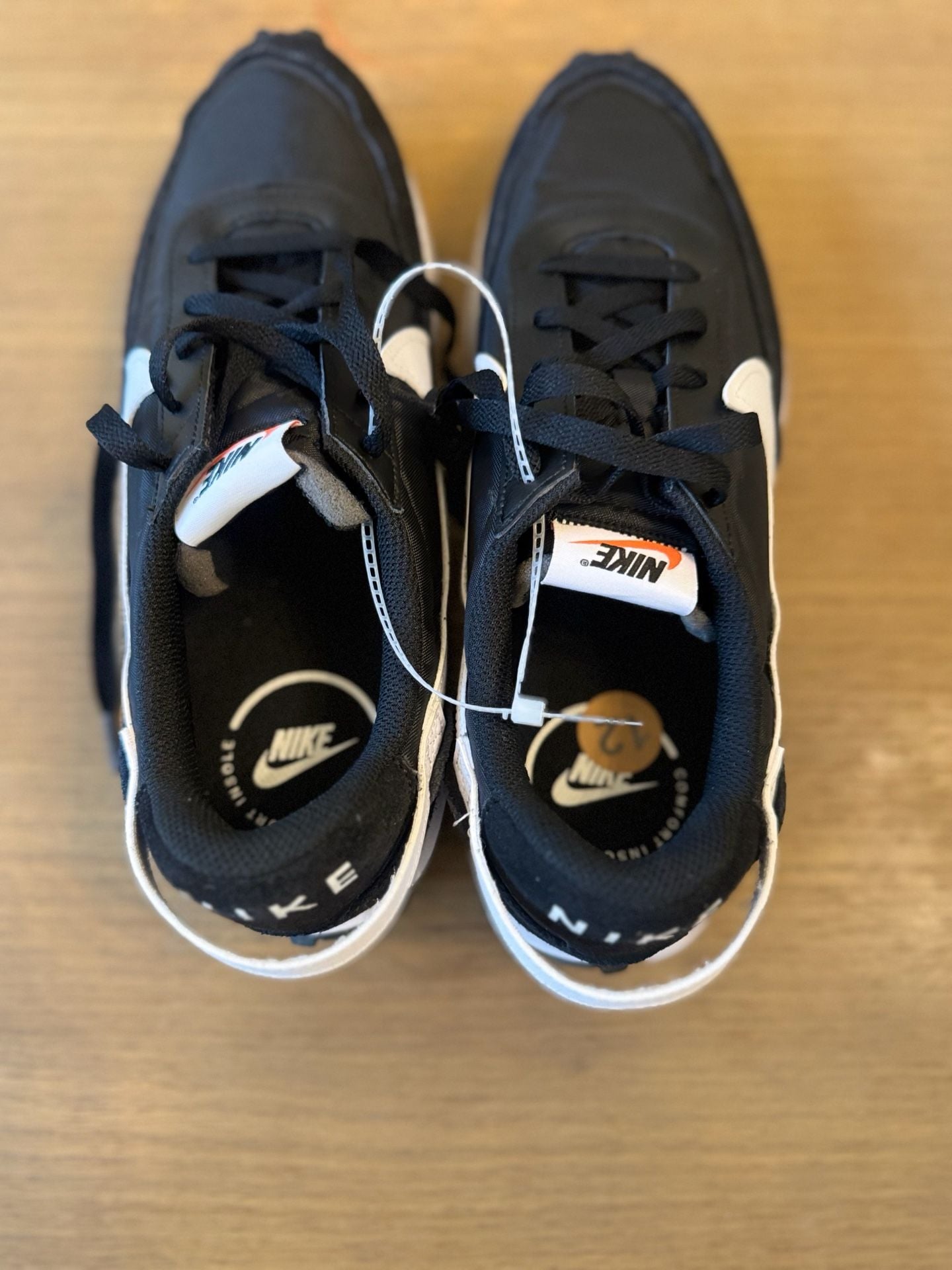 Nike Women’s Waffle Debut Black White Casual Sneakers 4