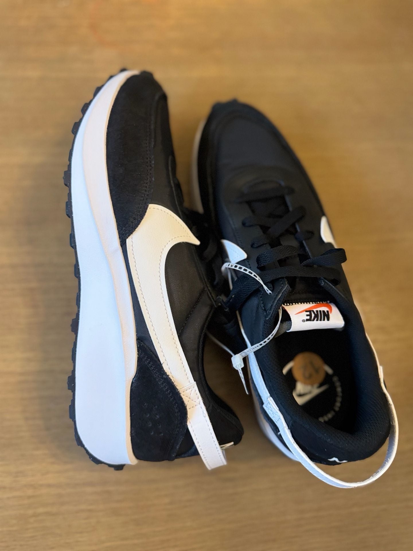 Nike Women’s Waffle Debut Black White Casual Sneakers 7