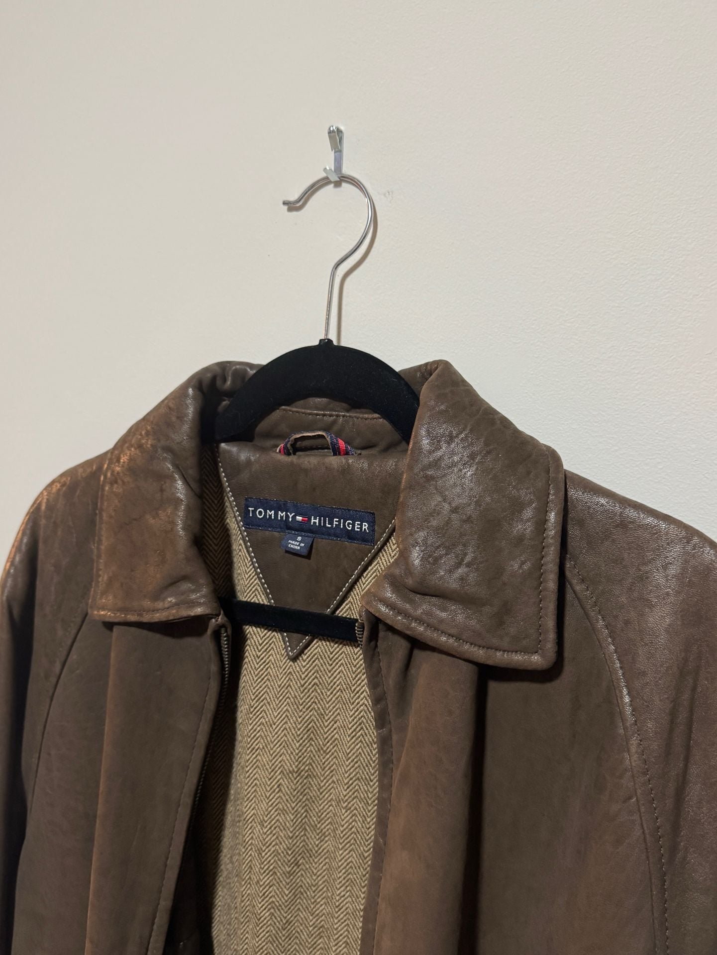 Tommy Hilfiger Vintage Brown Genuine Leather Bomber Jacket with Herringbone Lining Size S 10