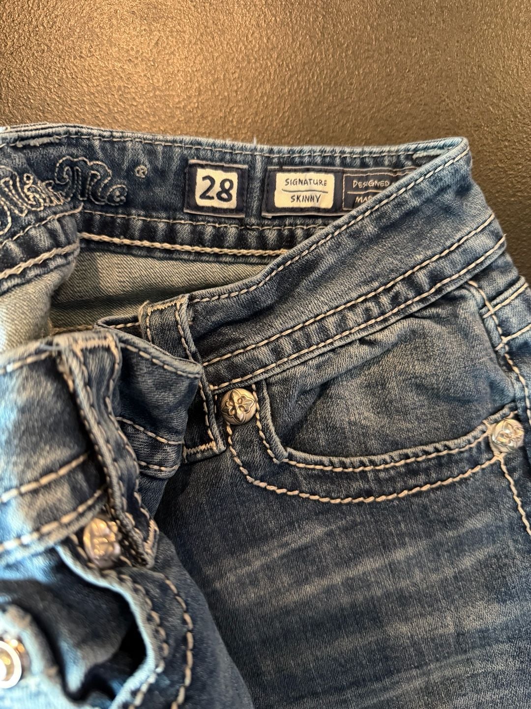 Miss Me Signature Skinny Jeans Cross Back Pockets Size 28 2