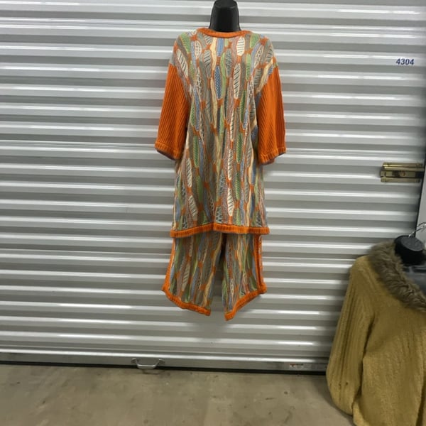Coogi Style 3D Knit Short Sleeve Sweater and Shorts Set Multicolor Orange