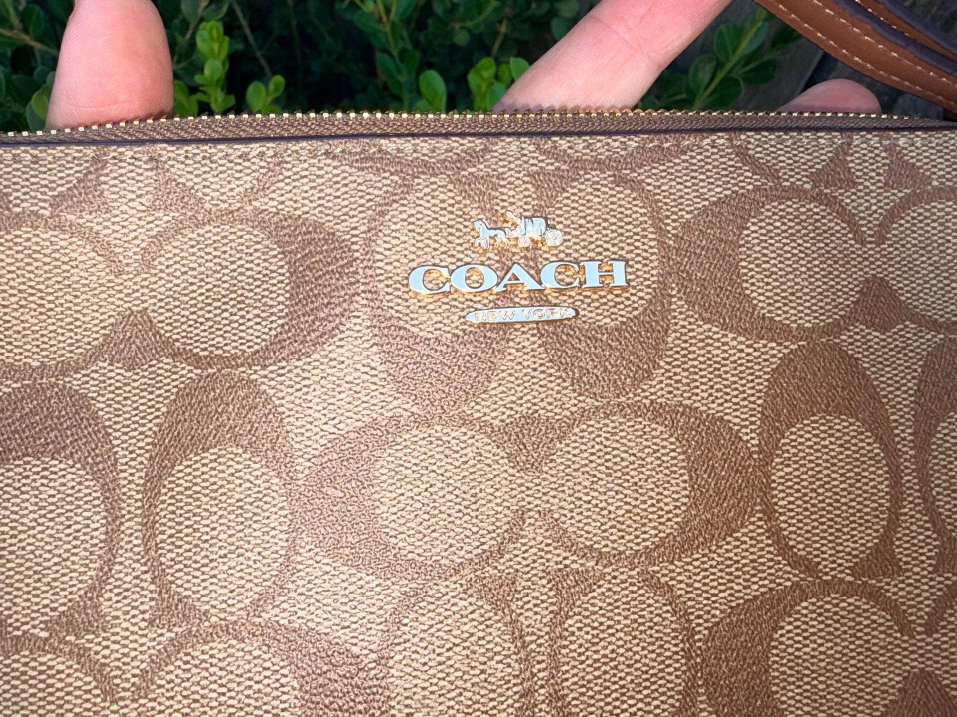NWOT Large Coach Corner Zip Wristlet In Signature Canvas 5