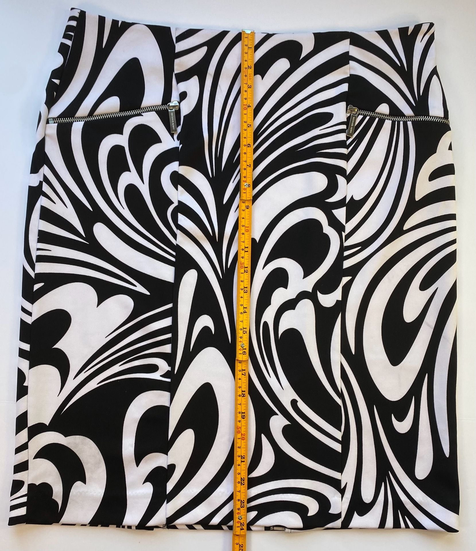 Michael Michael Kors Black and White Swirl Print Pencil Skirt Size 14W 8