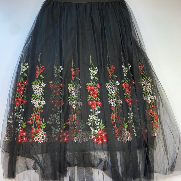Moon Collection Black Tulle Floral Embroidered Mesh Skirt Size M/L M1703-77