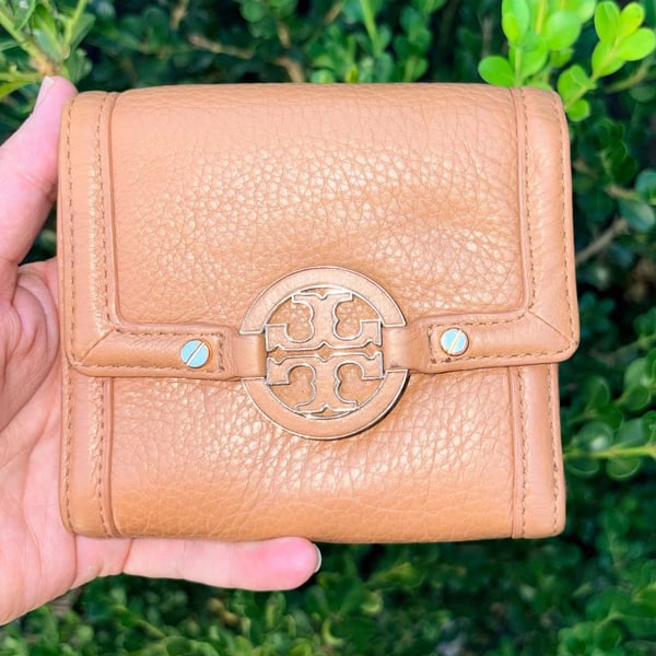 Tory Burch Amanda Tan Caramel Pebbled Leather Compact Trifold Wallet