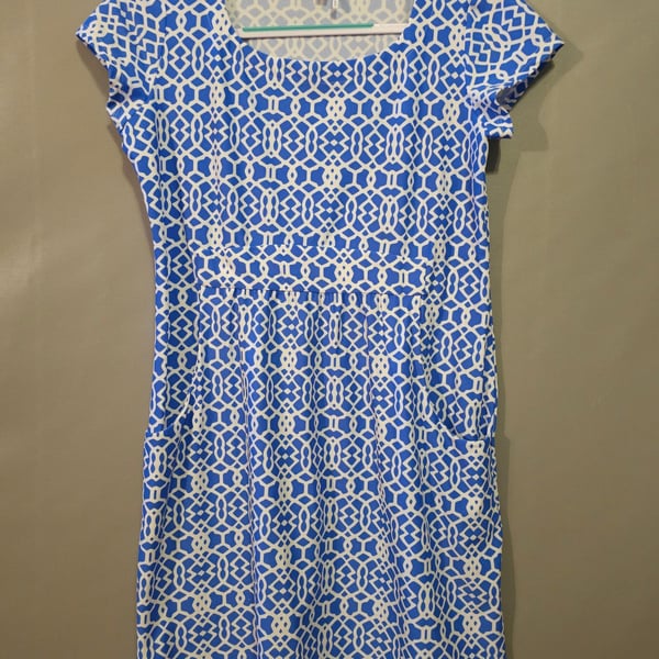 Jude Connally Blue and White Geometric Print Short Sleeve Dress with Pockets XL