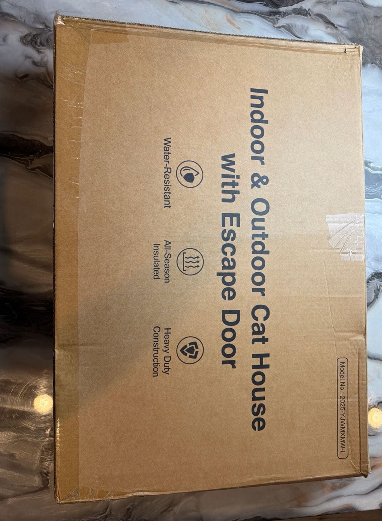 BRAND NEW Heated Outdoor Cat House ā Waterproof & Insulated 5