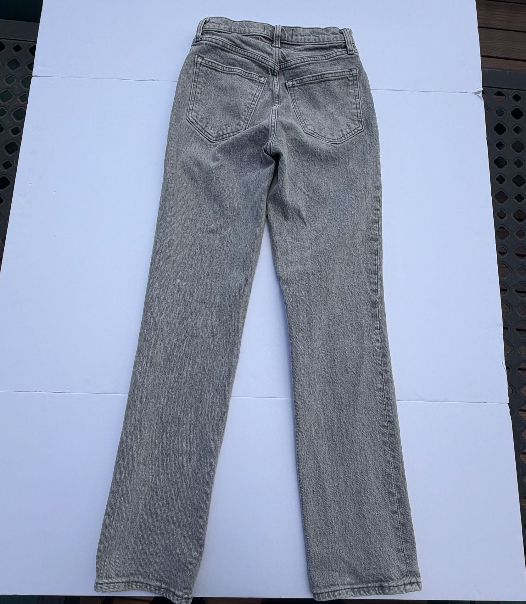 Abercrombie & Fitch The '90s Straight Ultra High Rise Jeans Gray Size 24 / 00R 6