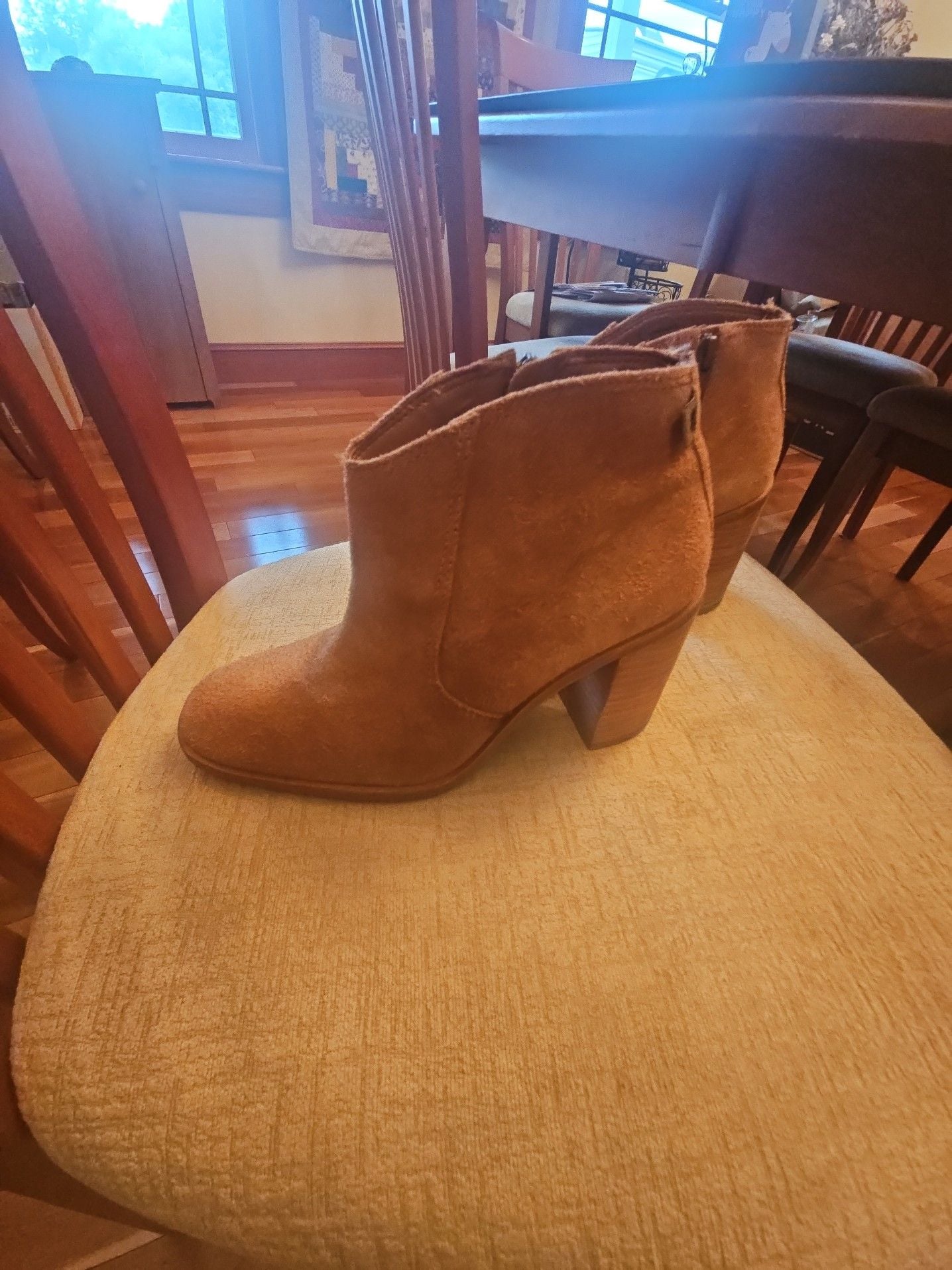 Lucky Brand Pellyon Suede Almond Toe Ankle Booties Camel womens Size 6.5M 3