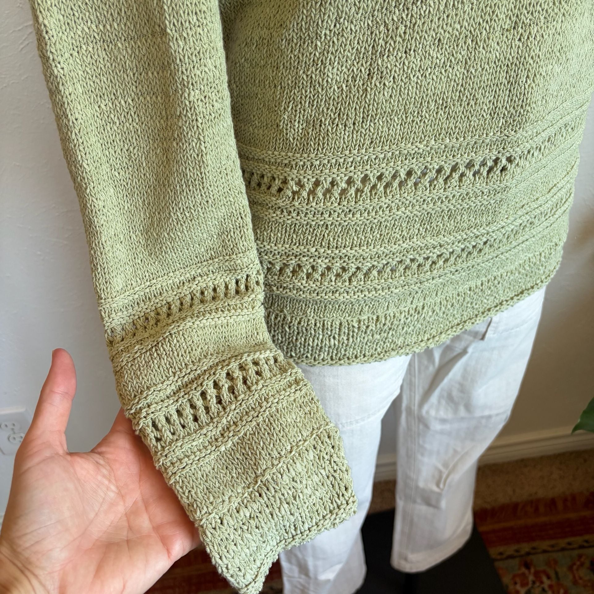 NWT V-Neck Openwork Knit Long Sleeve Sweater M 5
