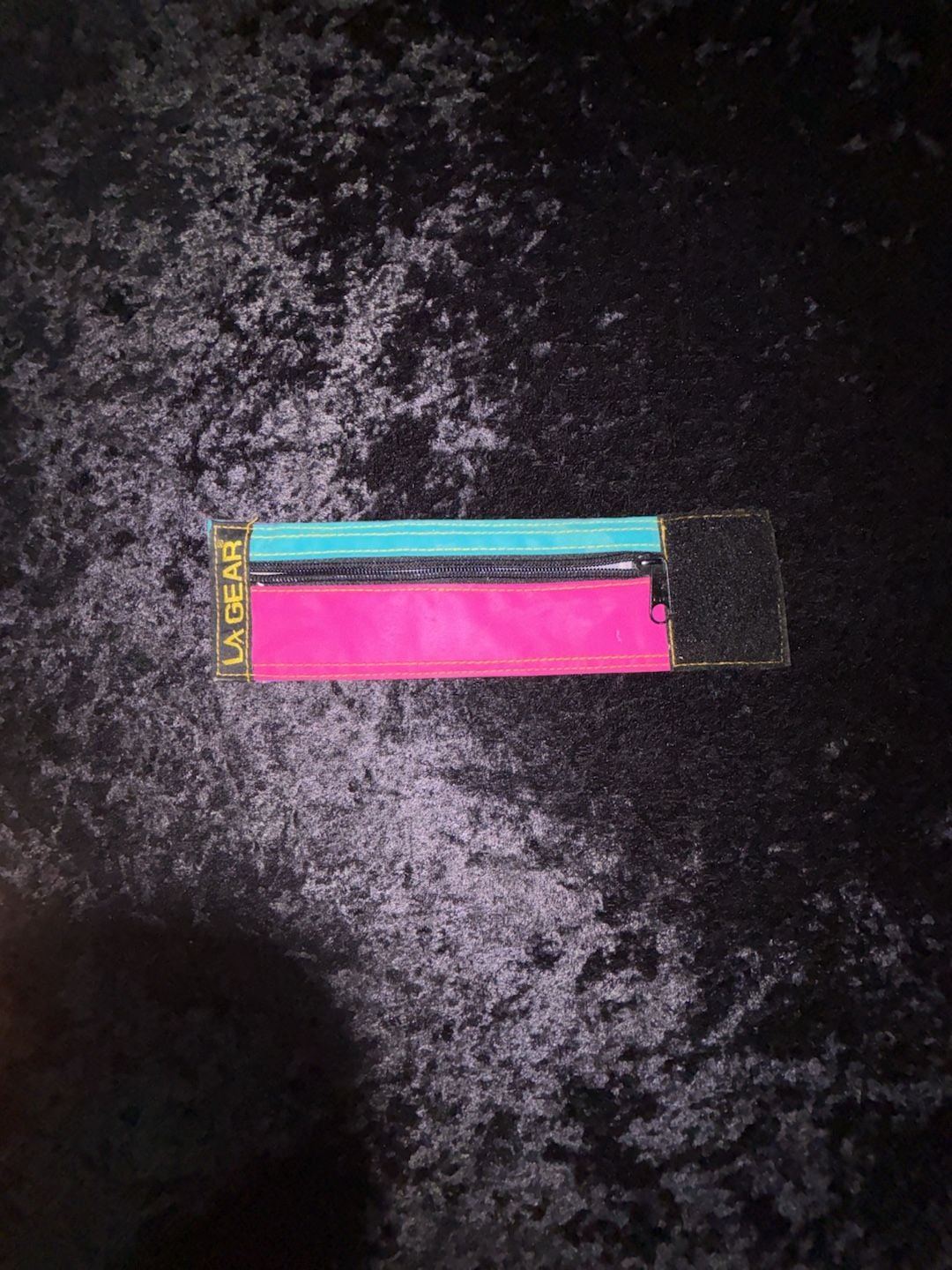 Vintage LA Gear retro neon zippered wrist wallet band. 2