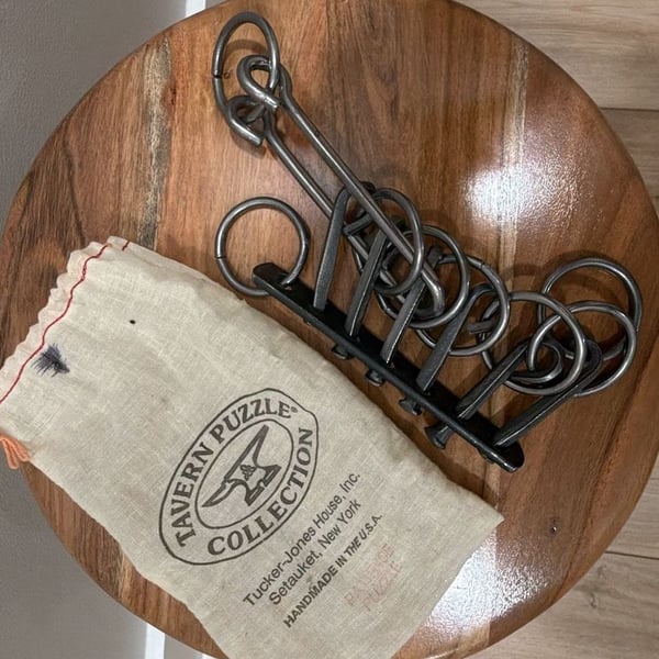 Tavern Puzzle Collection Patience Metal Wire Puzzle with Storage Bag