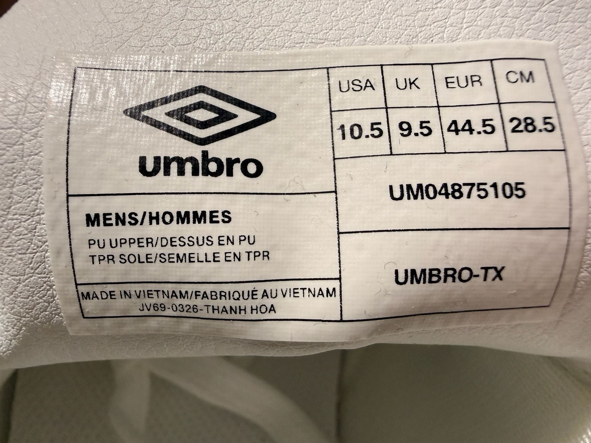 Umbro TX White Red Soccer Sneakers Low Laces Mens Athletic Shoes 5
