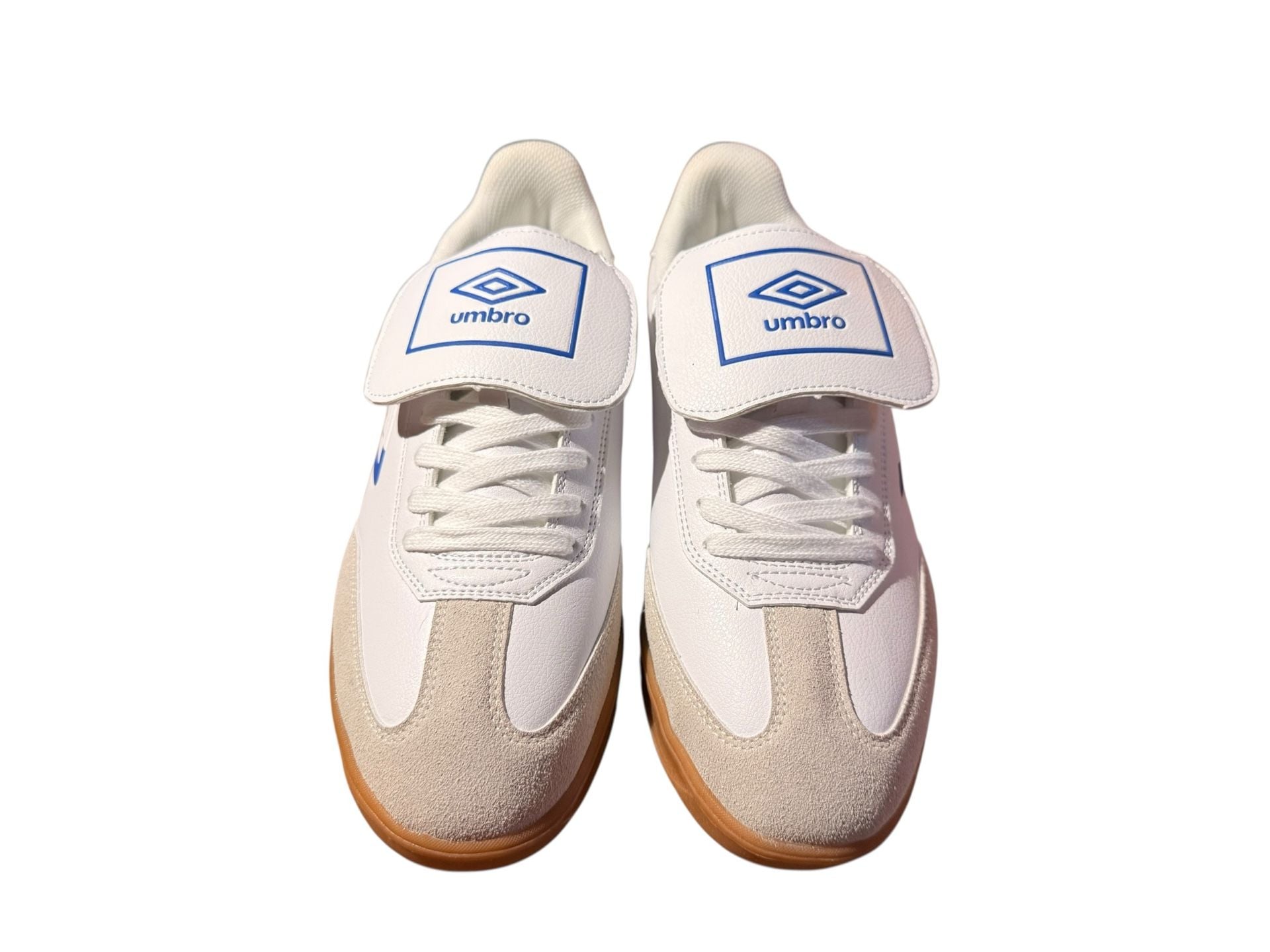 Umbro TX White Red Soccer Sneakers Low Laces Mens Athletic Shoes 7