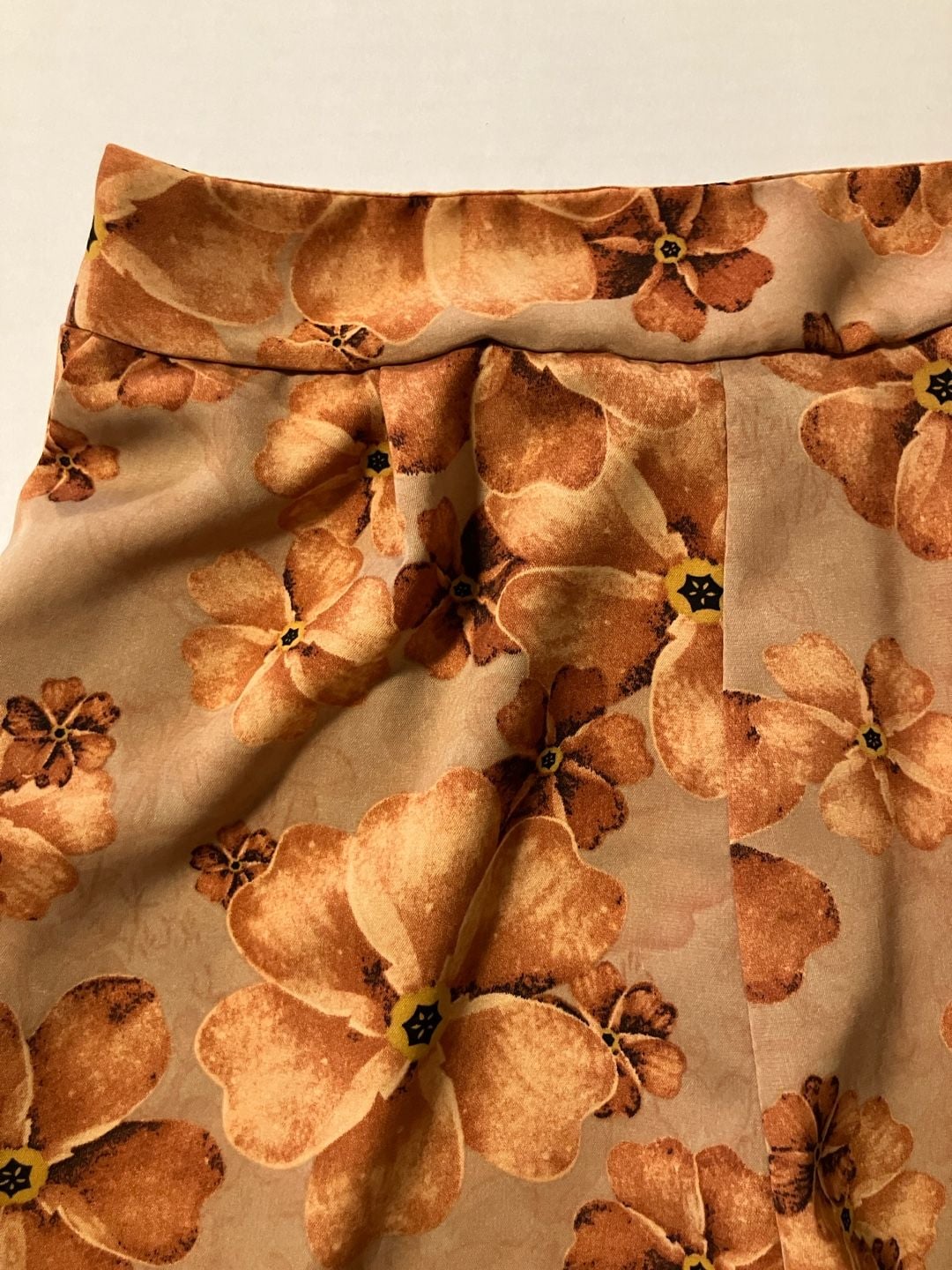 Light Brown Floral Print Loose Fit Casual Shorts For Women, Spring/Autumn 3