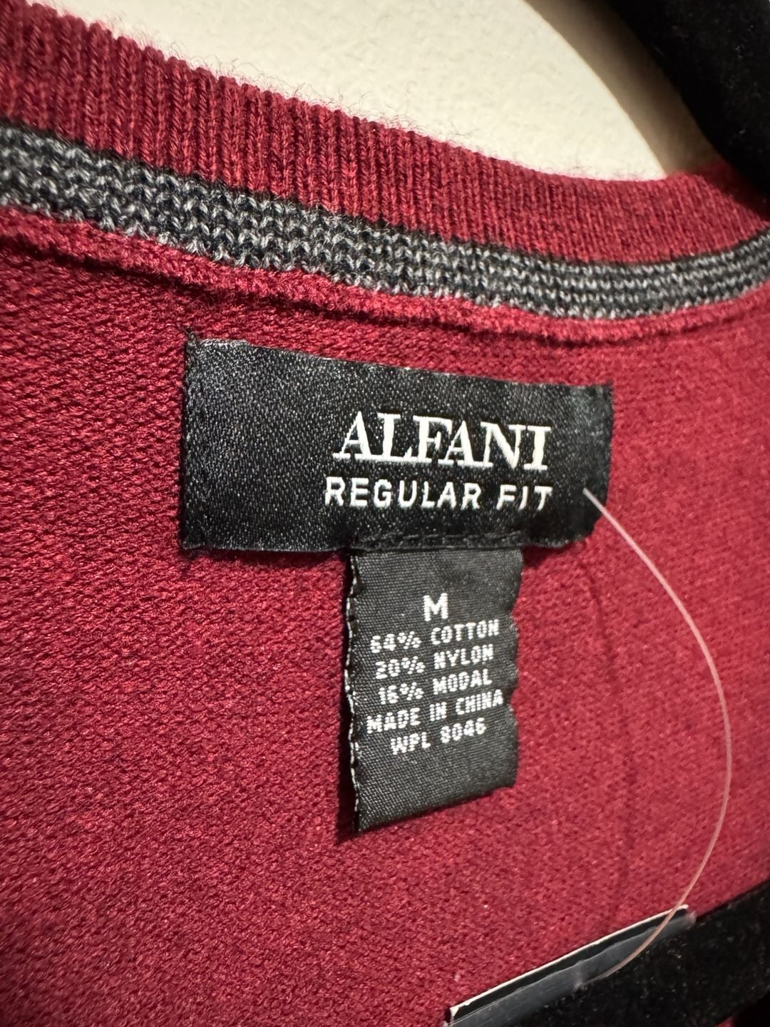 Alfani Mens Regular Fit V-Neck Sweater Red Velvet Htr Medium 7