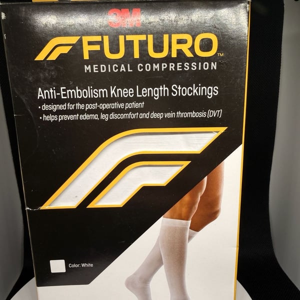 3M Futuro Anti-Embolism Knee Length Stockings Unisex XL Moderate Compression White
