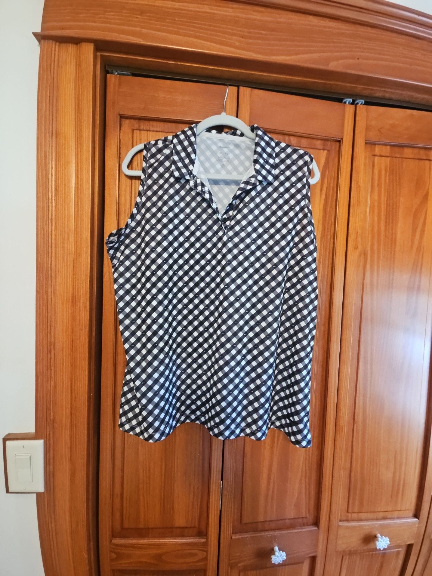 Nike Dri-Fit Victory Black and White Gingham with Nike Swoosh Sleeveless Golf Polo 1