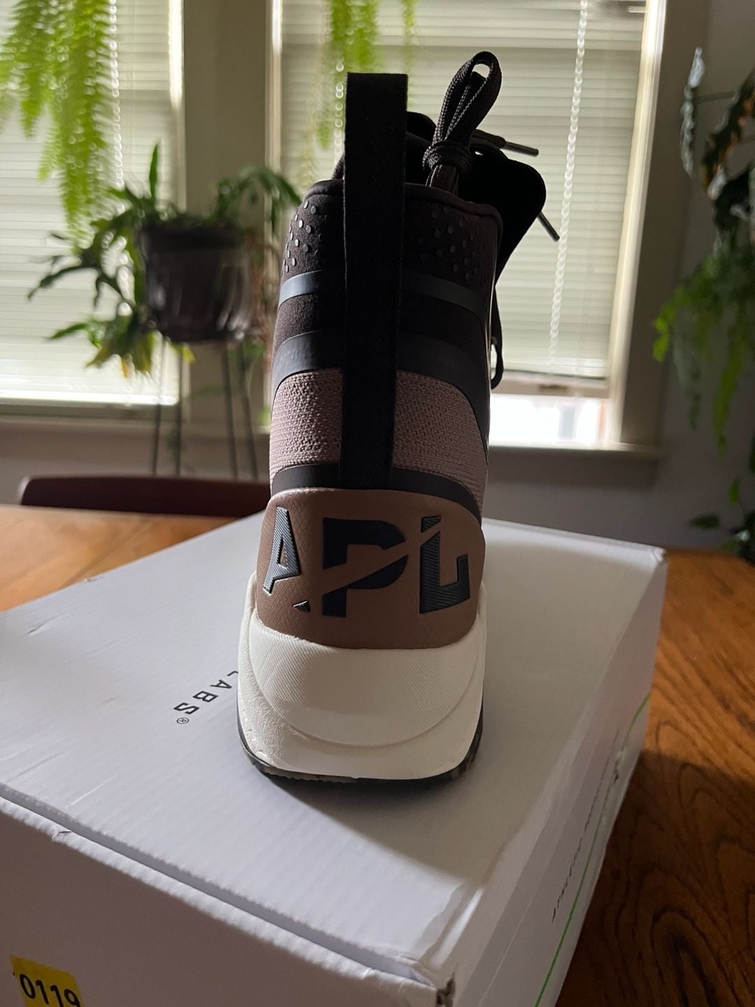 APL Athletic Propulsion Labs Men's Techloom Defender Almond/Chocolate Size 10.5 8