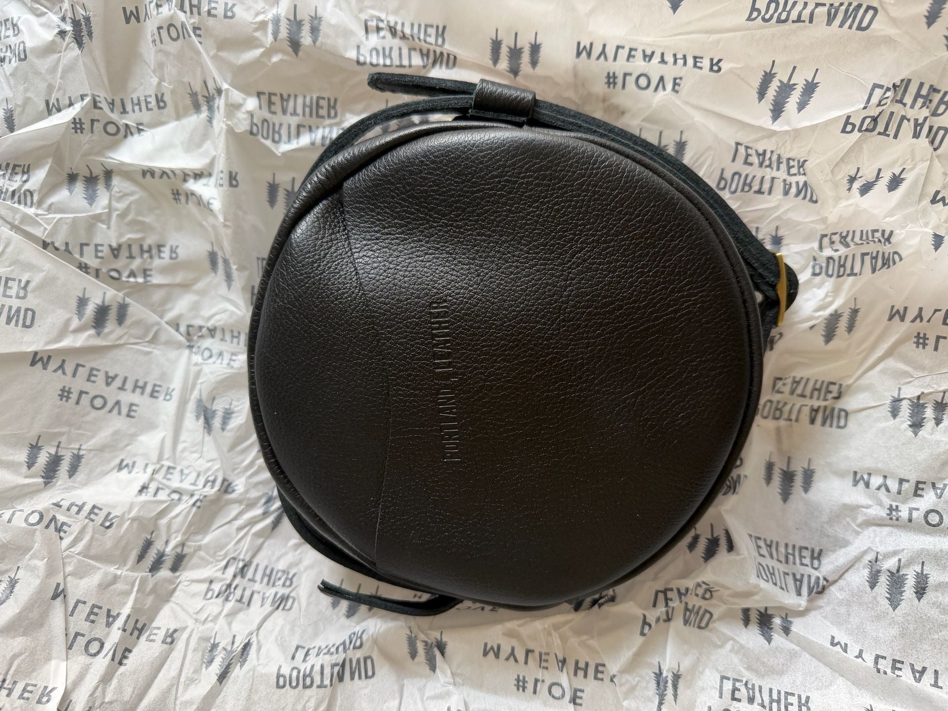 Portland Leather Goods Small Circle Crossbody Bag Pebbled Black 2