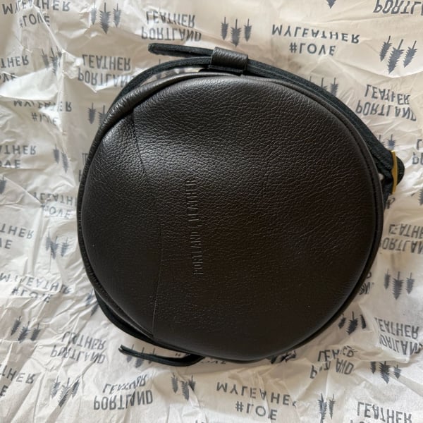 Portland Leather Goods Small Circle Crossbody Bag Pebbled Black