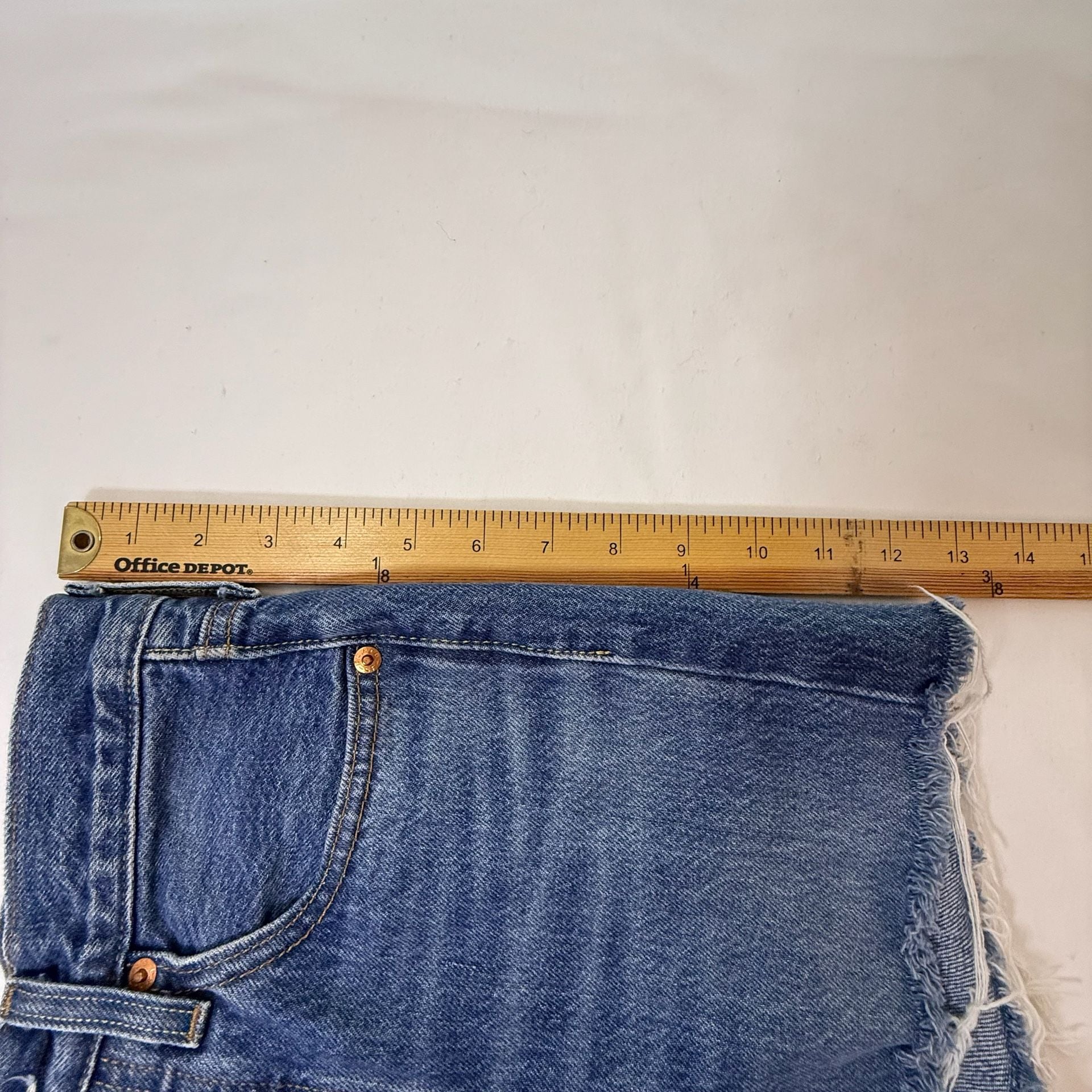 Levi's Premium 501 Skinny Denim Cut-Off Distressed Shorts Blue 24 waist 11