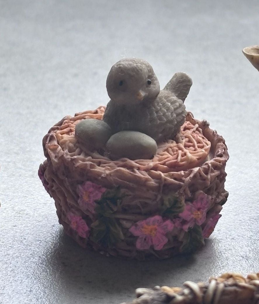 Harmony Kingdom Byron's Secret Garden Miniature Tea Set with Birds and Nest Tray 5