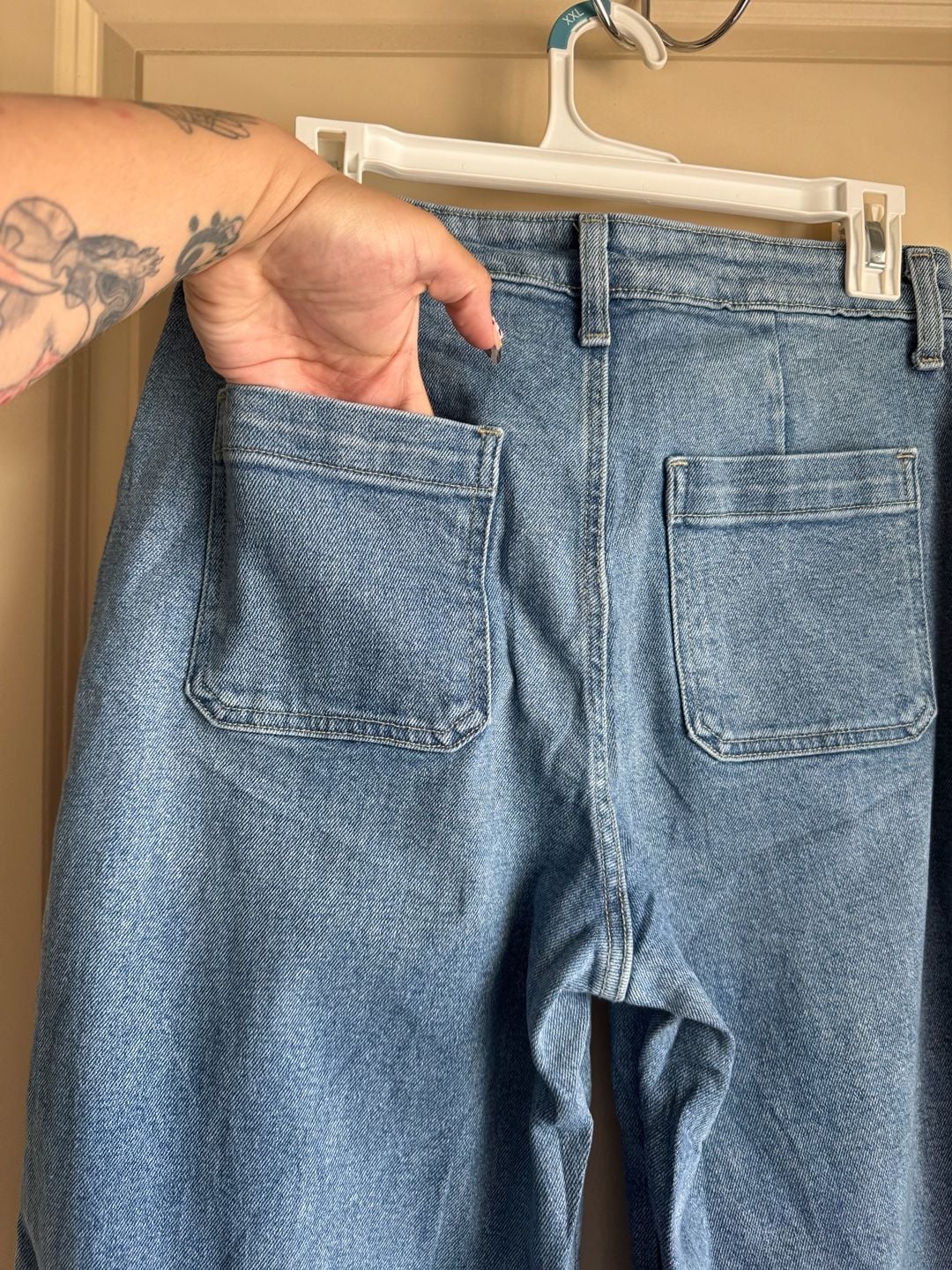 Old Navy Extra High-Rise Wide Leg Jeans Size 6 Patch Pocket Blue Denim 6
