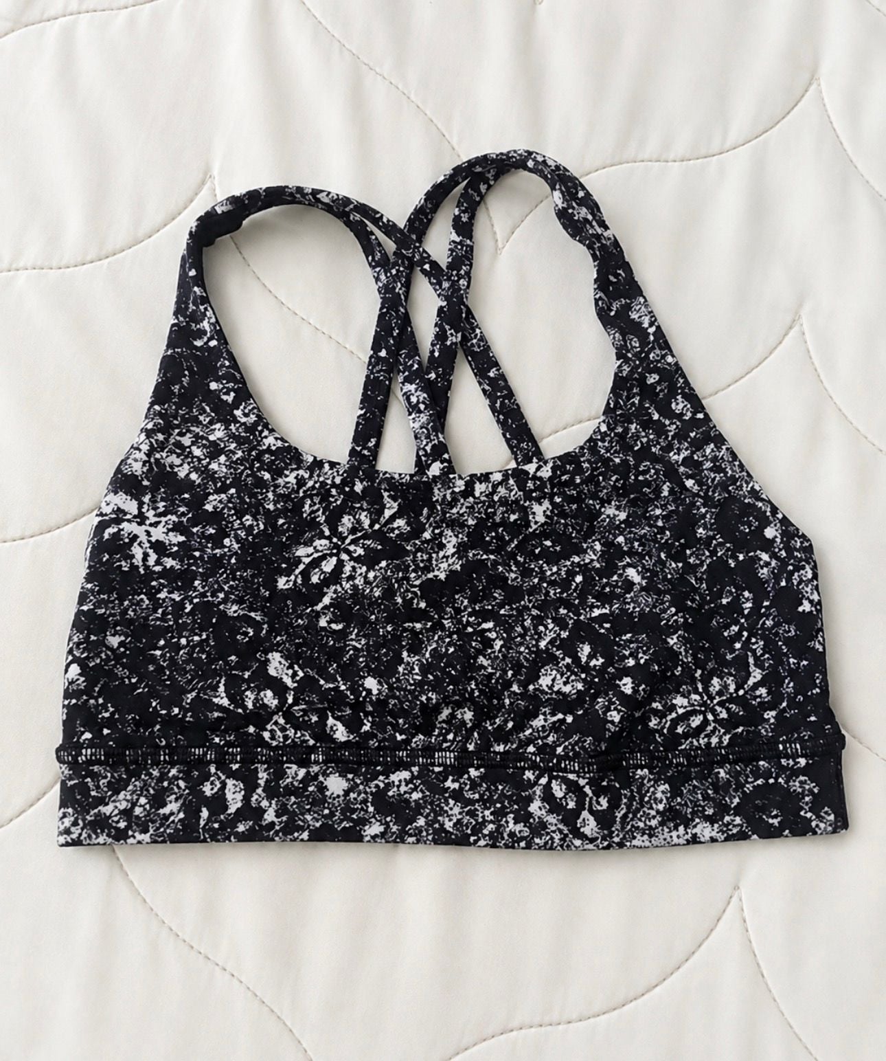 Lululemon Energy Bra Size 2 Black Gray Abstract Print Medium Support 4