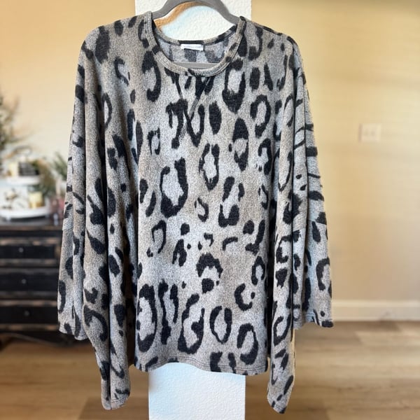 Chic Soul Gray Black Leopard Print Oversized Tunic Sweater