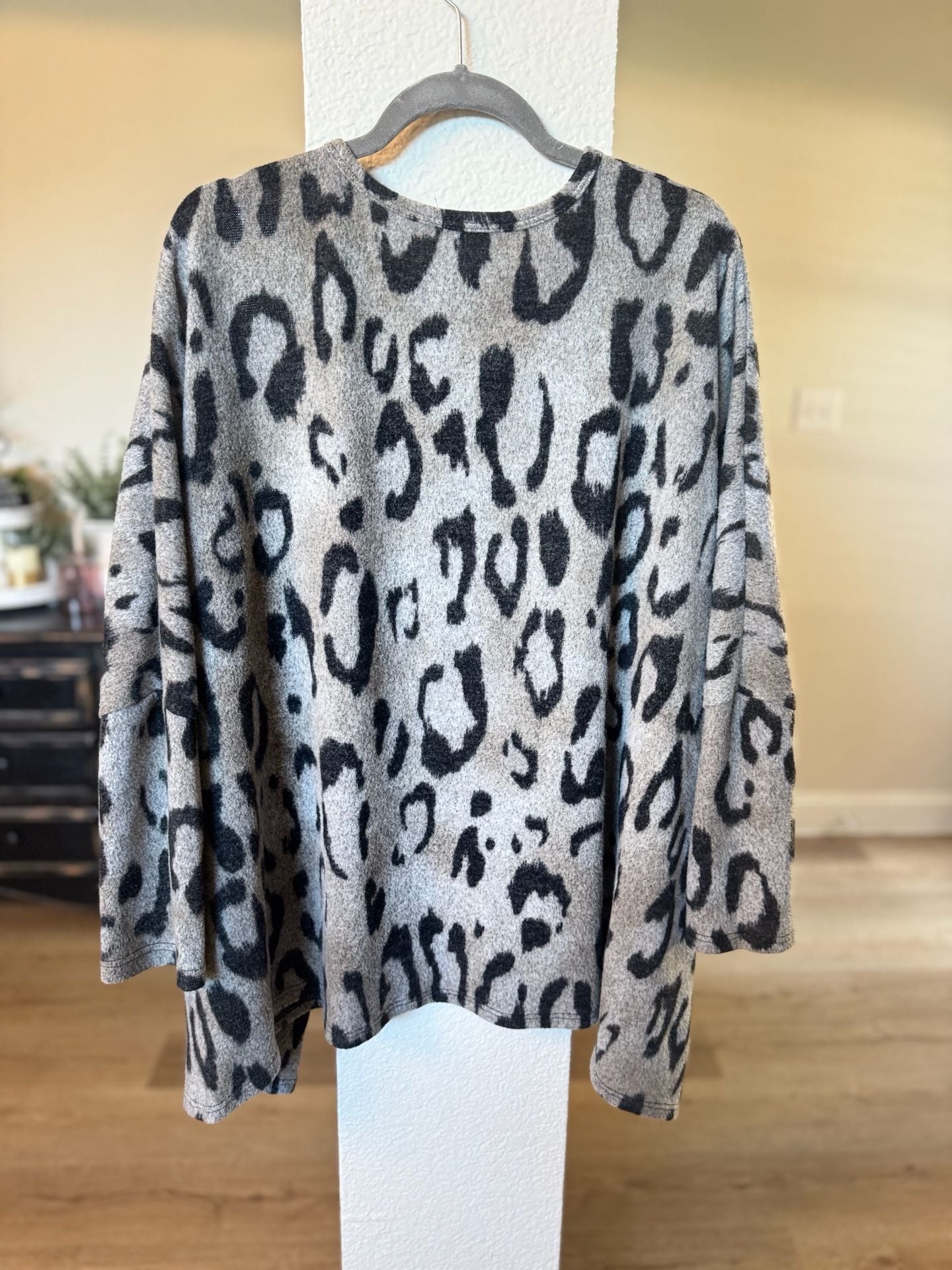 Chic Soul Gray Black Leopard Print Oversized Tunic Sweater 5
