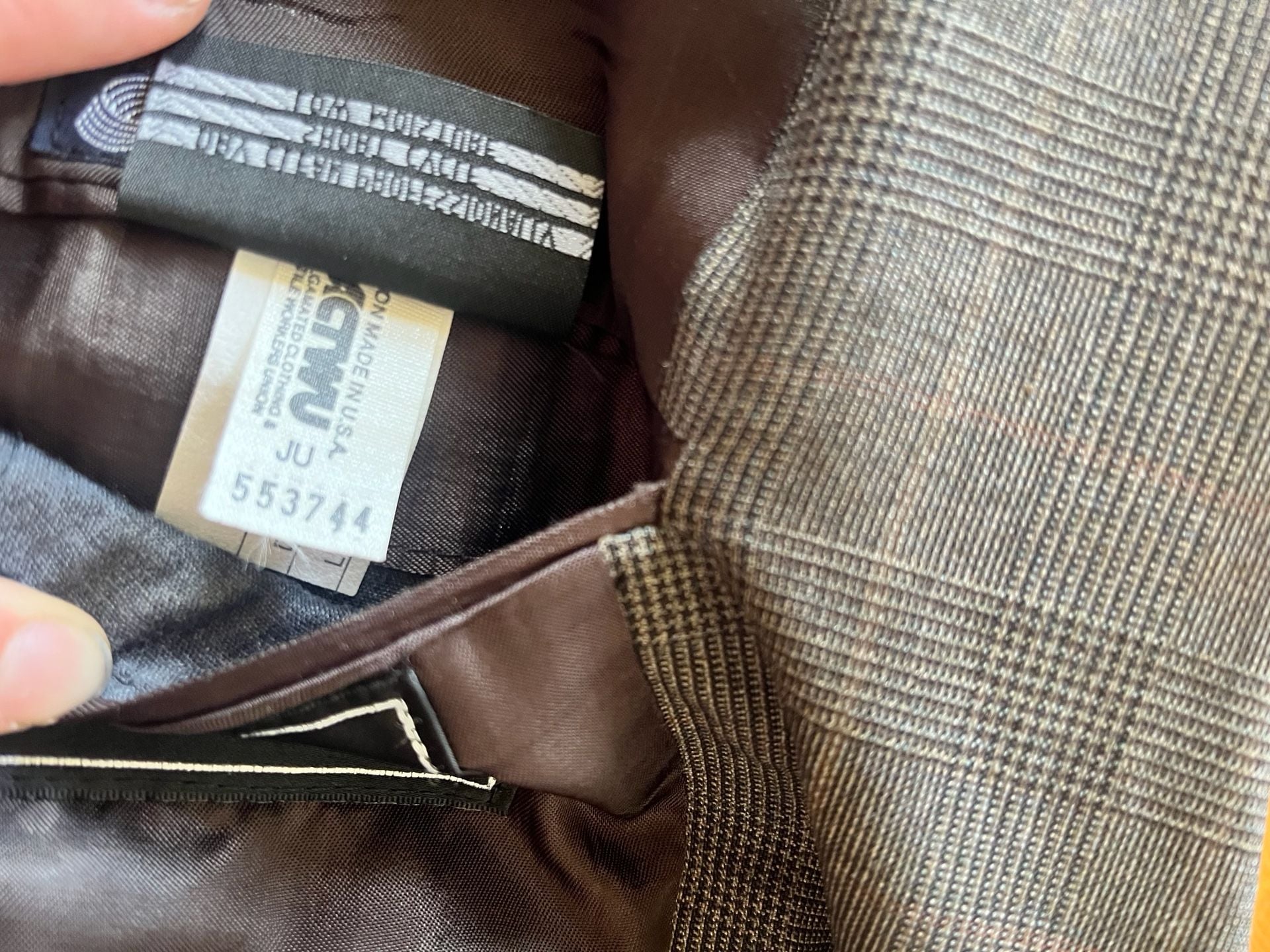 Burberrys Vtg 100% Wool Gray Plaid Suit Mitchells of Westport Union Tag 42R 36 9