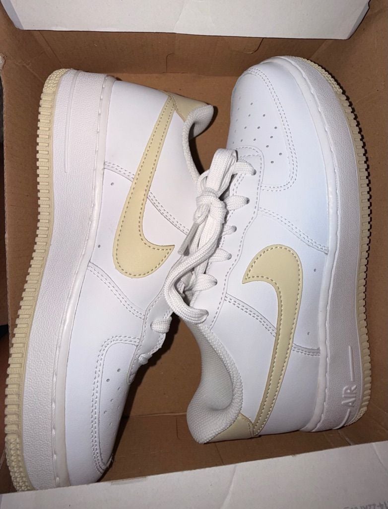 Nike Air Force 1 GS “White / White / Light Khaki 2
