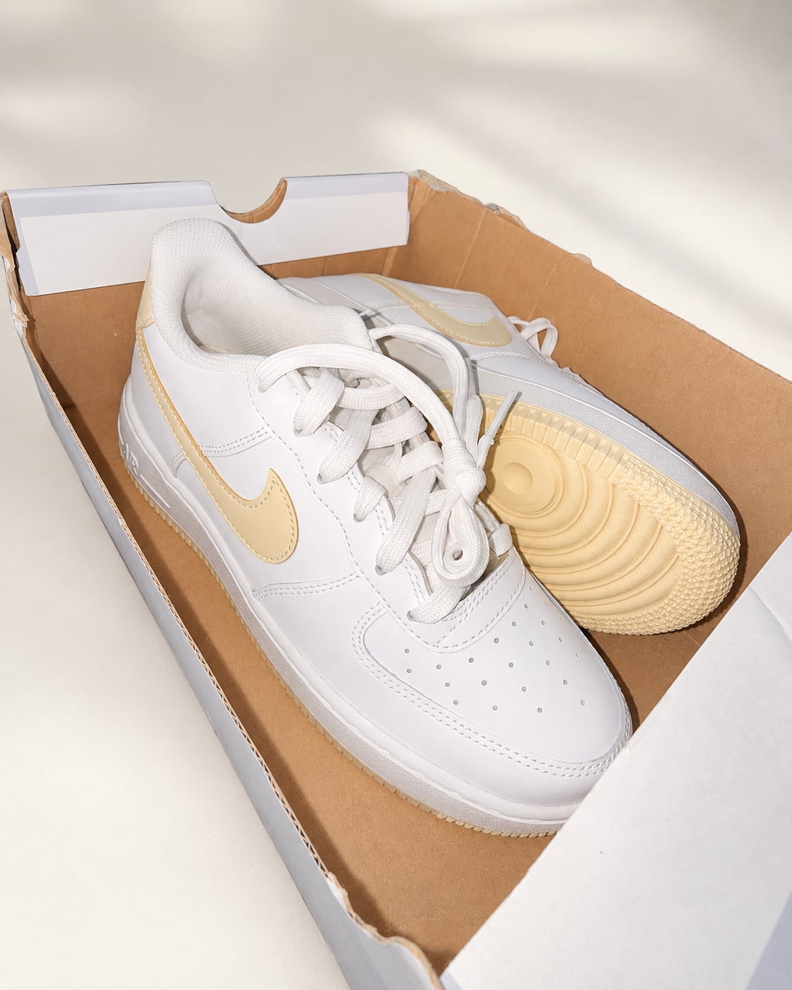Nike Air Force 1 GS “White / White / Light Khaki 4