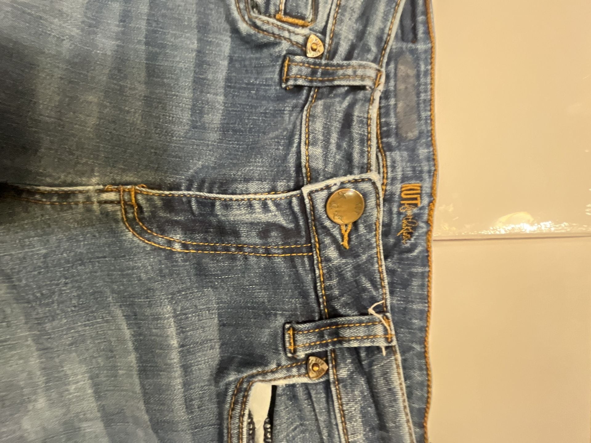 KUT from the Kloth Light Wash Skinny Jeans Size 6 4