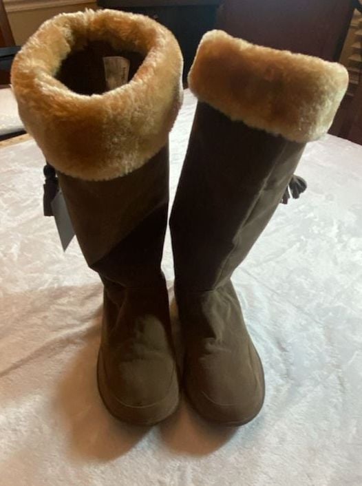 Western Chief Terrana Taupe Faux Fur Tall Winter Boots Size 7 5