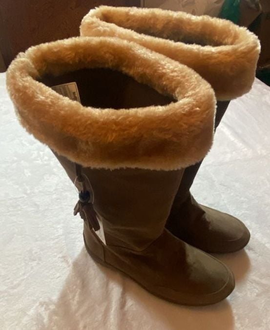 Western Chief Terrana Taupe Faux Fur Tall Winter Boots Size 7 8