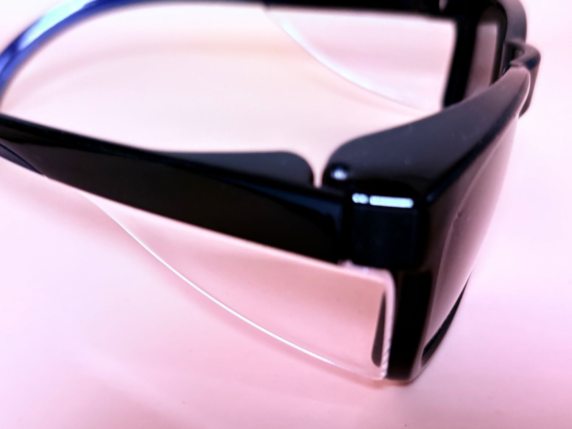 NEW KleenGuard Maverick 49311 Safety Glasses Smoke Lens Black Frame + Case 6