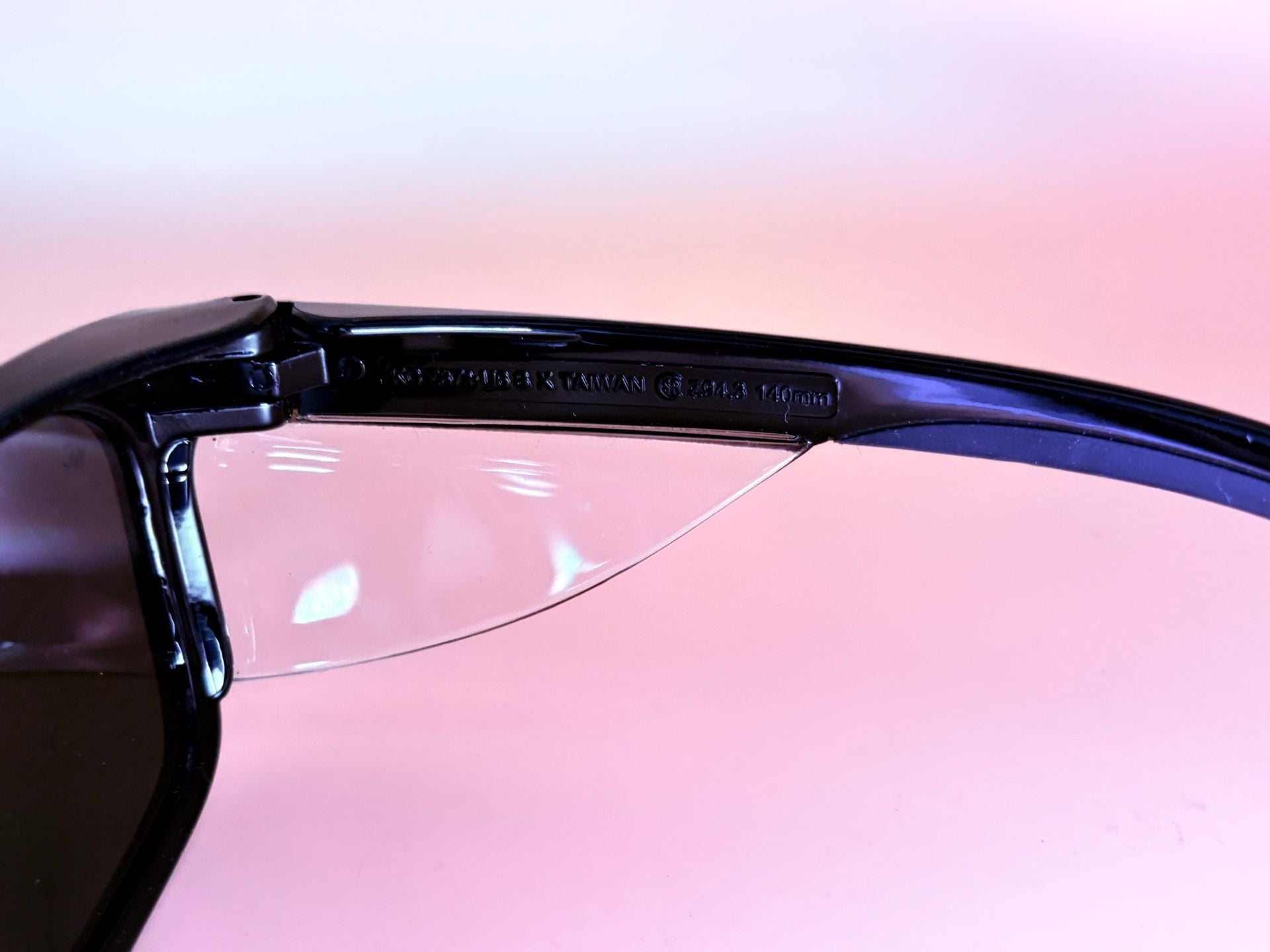 NEW KleenGuard Maverick 49311 Safety Glasses Smoke Lens Black Frame + Case 3
