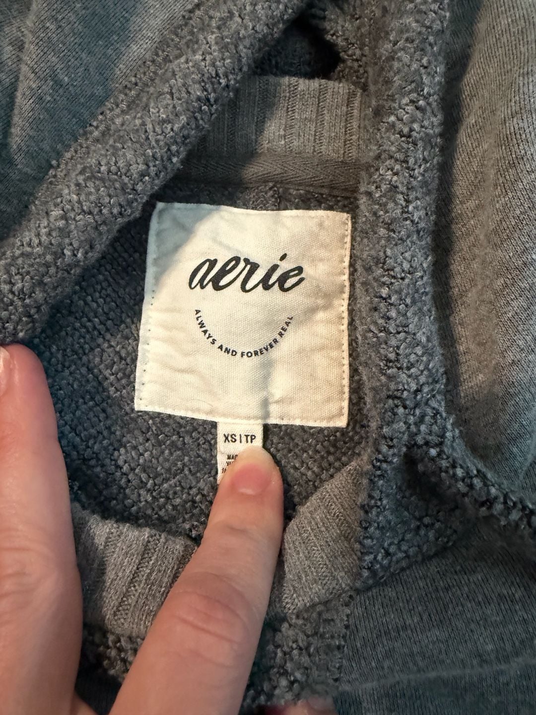 Aerie Gray Textured Knit Pullover Hoodie Sweatshirt Size XS 4
