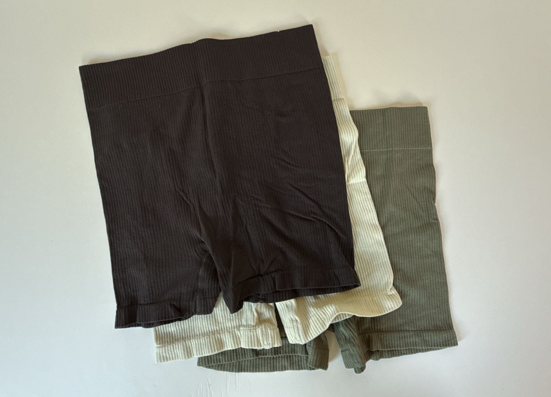 SKIMS Ribbed Boxer Shorts S/M Lot of 3 Dark Brown Cream Olive Green 1