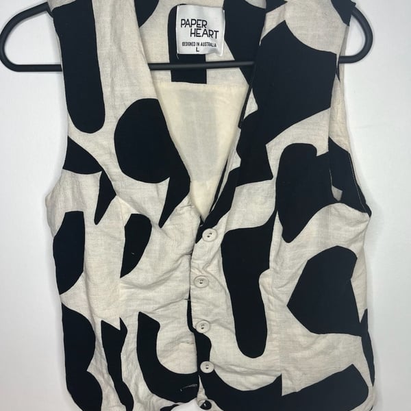 Paper Heart Black and White Abstract Printed Button Down Vest Size L